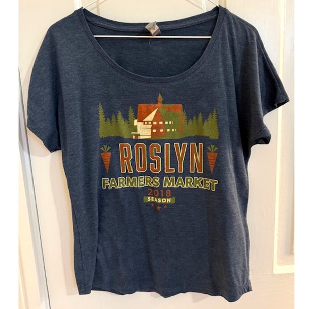 Cute Graphic Tee, Size XS but fits more like a Sm/Med